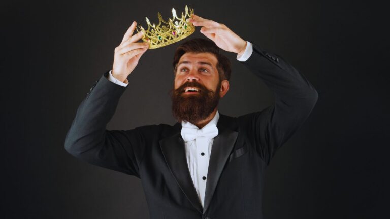 8 Key Characteristics of Narcissistic Personality Disorder (B2)