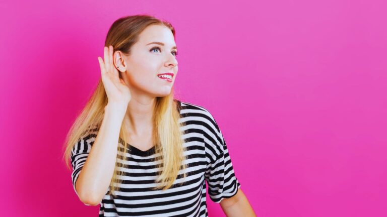 Hogyan fejleszd a hallás utáni szövegértésed angolul? Hatékony tippek 🎧
